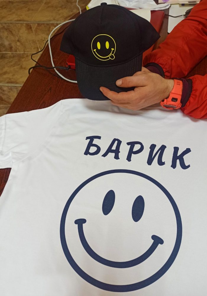 печать на футболках и бейсболках